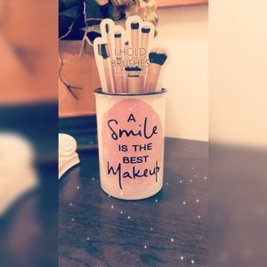 ▪️💄Brand New Decorative Make•Up Brush Holder▫️👄